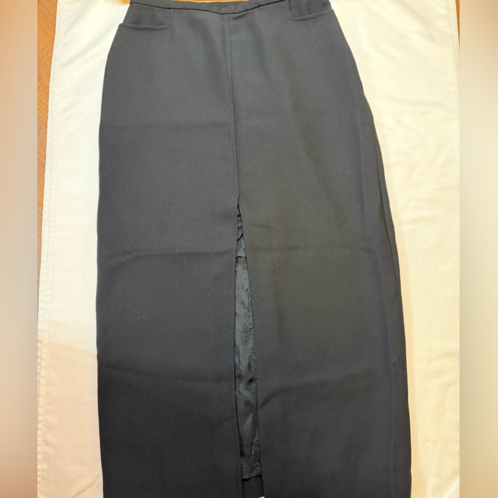 Ann Taylor size 8 petite black long pencil skirt - Picture 2 of 4